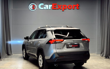 Toyota RAV4, 2020 год, 2 750 000 рублей, 2 фотография