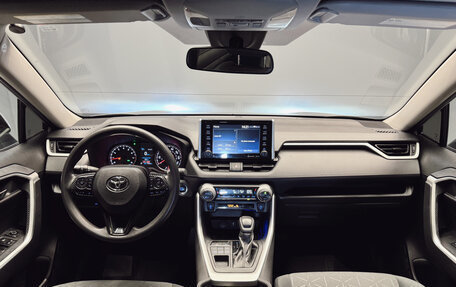 Toyota RAV4, 2020 год, 2 750 000 рублей, 18 фотография