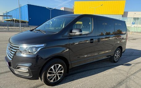 Hyundai Grand Starex Grand Starex I рестайлинг 2, 2020 год, 3 950 000 рублей, 4 фотография