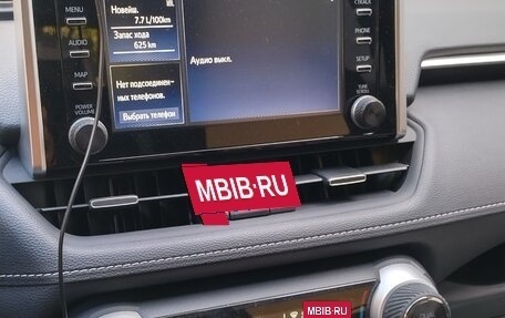 Toyota RAV4, 2020 год, 3 250 000 рублей, 2 фотография