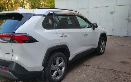 Toyota RAV4, 2020 год, 3 250 000 рублей, 7 фотография