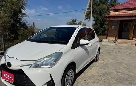 Toyota Vitz, 2019 год, 850 000 рублей, 2 фотография
