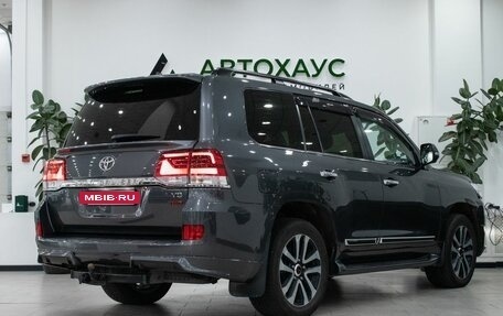 Toyota Land Cruiser 200, 2019 год, 6 199 000 рублей, 4 фотография
