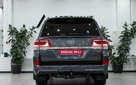 Toyota Land Cruiser 200, 2019 год, 6 199 000 рублей, 5 фотография