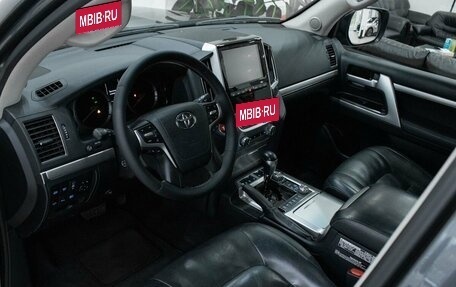 Toyota Land Cruiser 200, 2019 год, 6 199 000 рублей, 18 фотография