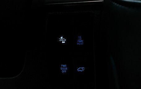 Toyota Land Cruiser 200, 2019 год, 6 199 000 рублей, 31 фотография