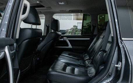 Toyota Land Cruiser 200, 2019 год, 6 199 000 рублей, 23 фотография