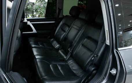 Toyota Land Cruiser 200, 2019 год, 6 199 000 рублей, 24 фотография