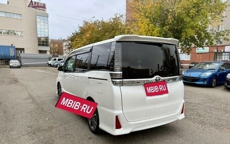 Toyota Voxy III, 2021 год, 2 459 000 рублей, 6 фотография