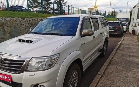 Toyota Hilux VII, 2013 год, 2 400 000 рублей, 2 фотография