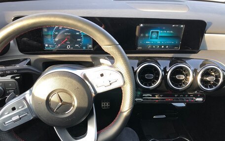 Mercedes-Benz A-Класс, 2018 год, 1 570 000 рублей, 6 фотография