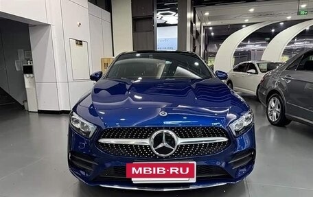 Mercedes-Benz A-Класс, 2022 год, 2 200 000 рублей, 2 фотография