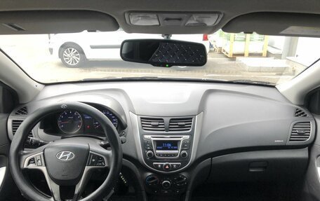 Hyundai Solaris II рестайлинг, 2015 год, 875 000 рублей, 10 фотография