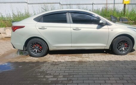 Hyundai Solaris II рестайлинг, 2017 год, 750 000 рублей, 3 фотография
