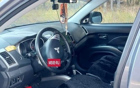 Mitsubishi Outlander III рестайлинг 3, 2008 год, 1 500 000 рублей, 14 фотография
