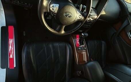 Infiniti FX II, 2012 год, 1 999 999 рублей, 6 фотография