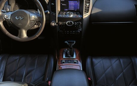 Infiniti FX II, 2012 год, 1 999 999 рублей, 11 фотография