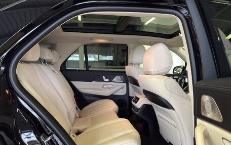 Mercedes-Benz GLE, 2024 год, 18 900 000 рублей, 38 фотография