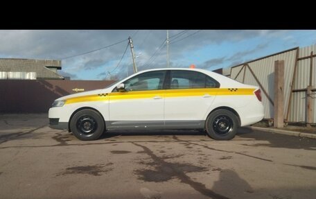 Skoda Rapid I, 2017 год, 700 000 рублей, 4 фотография