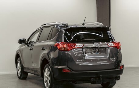 Toyota RAV4, 2015 год, 1 695 000 рублей, 5 фотография