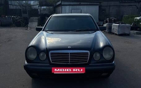 Mercedes-Benz E-Класс, 1997 год, 285 000 рублей, 3 фотография
