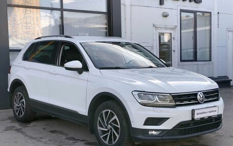 Volkswagen Tiguan II, 2018 год, 2 400 000 рублей, 3 фотография