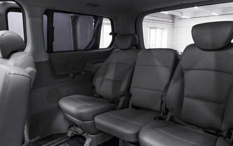 Hyundai Grand Starex Grand Starex I рестайлинг 2, 2015 год, 1 895 000 рублей, 17 фотография