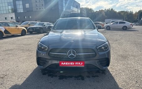 Mercedes-Benz E-Класс, 2022 год, 5 600 000 рублей, 1 фотография