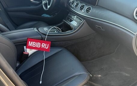Mercedes-Benz E-Класс, 2022 год, 5 600 000 рублей, 10 фотография