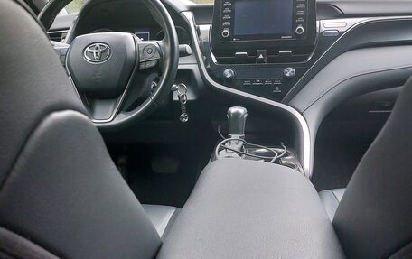 Toyota Camry, 2021 год, 2 500 000 рублей, 10 фотография
