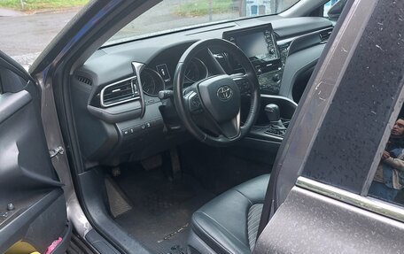Toyota Camry, 2021 год, 2 500 000 рублей, 9 фотография