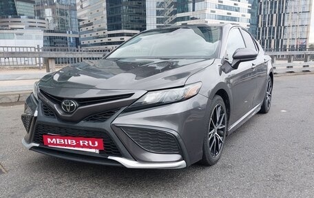Toyota Camry, 2021 год, 2 500 000 рублей, 2 фотография