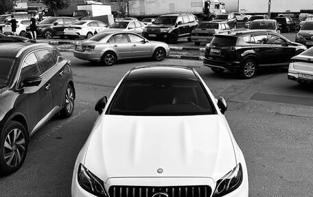 Mercedes-Benz E-Класс, 2017 год, 2 900 000 рублей, 17 фотография