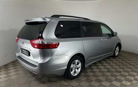 Toyota Sienna III, 2018 год, 2 950 000 рублей, 6 фотография