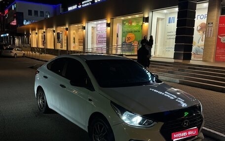 Hyundai Solaris II рестайлинг, 2017 год, 650 000 рублей, 1 фотография