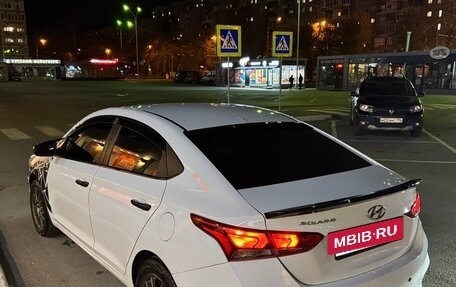 Hyundai Solaris II рестайлинг, 2017 год, 650 000 рублей, 2 фотография