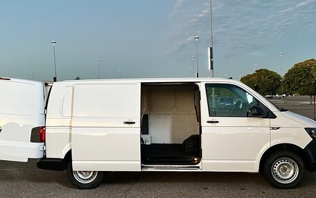 Volkswagen Transporter T6 рестайлинг, 2019 год, 2 200 000 рублей, 3 фотография