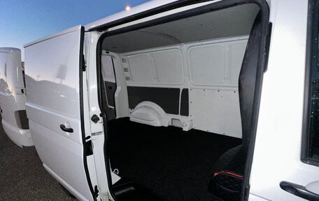 Volkswagen Transporter T6 рестайлинг, 2019 год, 2 200 000 рублей, 5 фотография