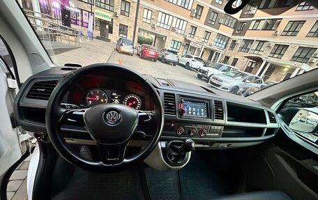 Volkswagen Transporter T6 рестайлинг, 2019 год, 2 200 000 рублей, 10 фотография