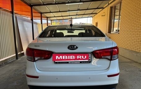KIA Rio III рестайлинг, 2017 год, 1 320 000 рублей, 24 фотография
