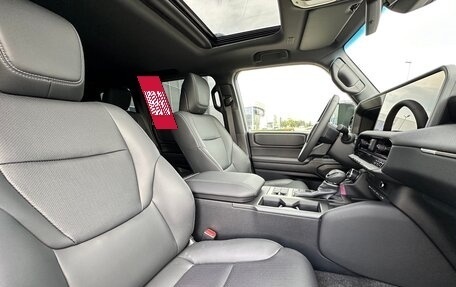 Toyota Land Cruiser Prado, 2024 год, 12 220 000 рублей, 17 фотография