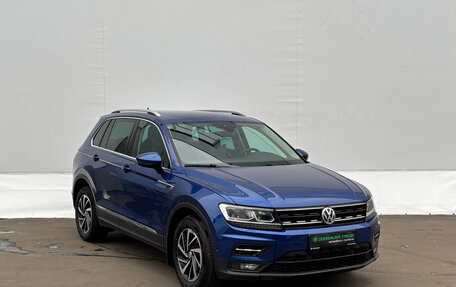 Volkswagen Tiguan II, 2018 год, 2 280 000 рублей, 3 фотография