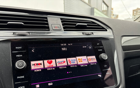 Volkswagen Tiguan II, 2018 год, 2 280 000 рублей, 13 фотография