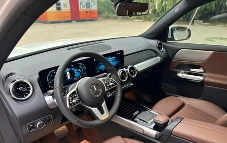 Mercedes-Benz GLB, 2021 год, 2 393 000 рублей, 12 фотография