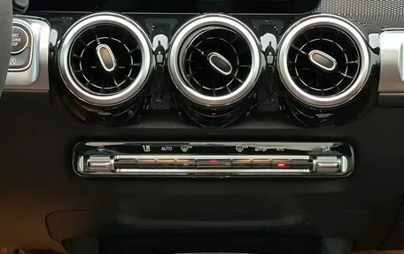 Mercedes-Benz GLB, 2021 год, 2 393 000 рублей, 17 фотография