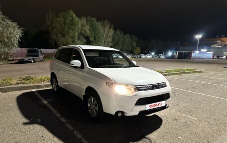 Mitsubishi Outlander III рестайлинг 3, 2013 год, 1 151 500 рублей, 2 фотография