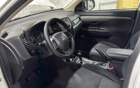 Mitsubishi Outlander III рестайлинг 3, 2013 год, 1 151 500 рублей, 9 фотография