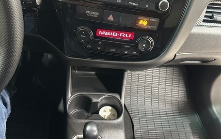Mitsubishi Outlander III рестайлинг 3, 2013 год, 1 151 500 рублей, 14 фотография