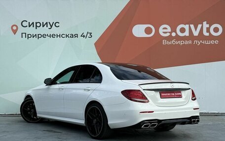 Mercedes-Benz E-Класс, 2018 год, 3 500 000 рублей, 4 фотография