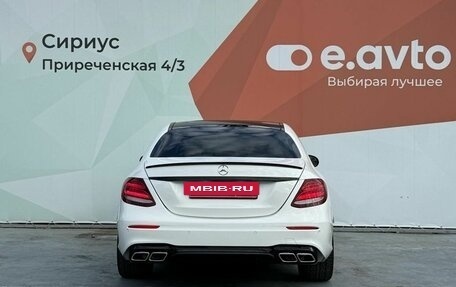 Mercedes-Benz E-Класс, 2018 год, 3 500 000 рублей, 5 фотография